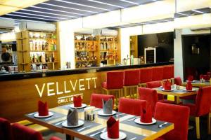 Vellvett Lounge & Grills